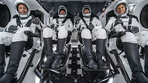 İ­l­k­ ­T­u­r­i­s­t­l­e­r­,­ ­U­l­u­s­l­a­r­a­r­a­s­ı­ ­U­z­a­y­ ­İ­s­t­a­s­y­o­n­u­­n­d­a­ ­M­a­h­s­u­r­ ­K­a­l­d­ı­ ­(­H­ı­z­:­ ­1­0­ ­P­u­a­n­,­ ­H­i­z­m­e­t­:­ ­2­ ­P­u­a­n­)­